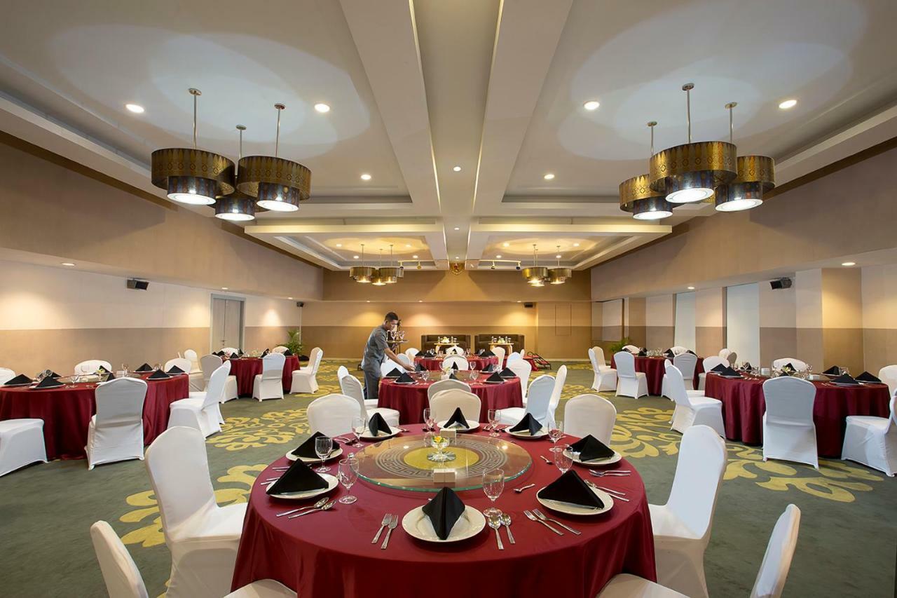 Khas Pekanbaru Hotel Eksteriør billede